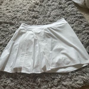 Luluemon Assymetrical Pleated Tennis skirt Brand New